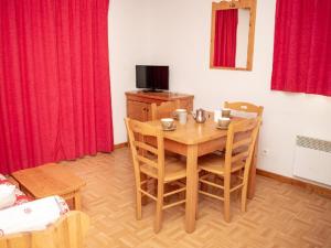 Studio 4 Pers avec Balcon et Local Ski à Puy-Saint-Vincent - FR-1-504-303