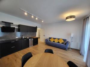 Duży Apartament w Centrum 3 Pokoje Garaż