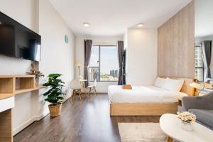 Infinity Pool Signature - Saigon Rivergate