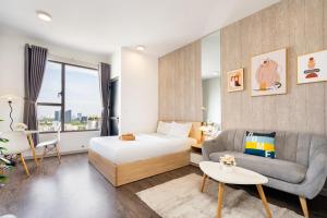 Infinity Pool Signature - Saigon Rivergate