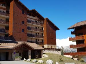 Appartements Duplex 10 pers, 4 ch, skis aux pieds, balcon, wifi, vue pistes - FR-1-504-10 : photos des chambres
