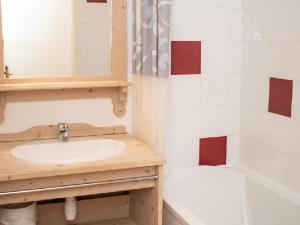 Appartements Appartement cosy 4 pieces avec balcons, parking inclus, Puy-Saint-Vincent - FR-1-504-33 : photos des chambres