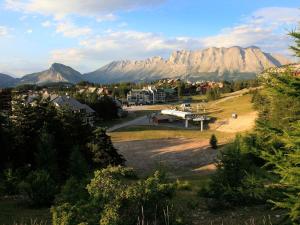 Chalets Chalet La Joue du Loup, 3 pieces, 7 personnes - FR-1-504-63 : photos des chambres