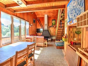 Chalet (10 Adults) room in Chalet Morzine 4 pièces 10 personnes - FR-1-524-6