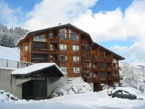 Appartement rénové 3 pièces à Morzine, à 350m du centre, 6 couchages, parking - FR-1-524-35