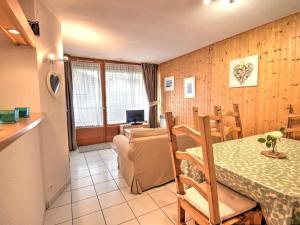 Appartement 2 pièces à Morzine, centre-ville, proche pistes, balcon sud, parking couvert, 6 couchages - FR-1-524-41