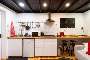 Modern stylish apartment @ Superb central location