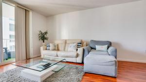 Warm and Tailored 1BR w Pool Hot tub GYM Parking