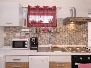 Sunny Stone Apartment with Free Parking