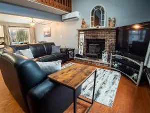 Pocono Dog Friendly Fire Pit Game Table - Newfoundland