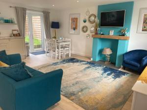 The Bolt Hole Hythe panoramic coast and sea views