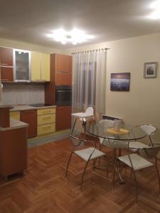 Yellow & Green Apartment