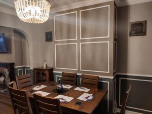 Brads Place - Central Ballymena close to everything