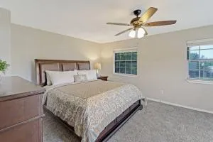 cozy house Saginaw TX 3BR 2BA Sleeps 10 just 12 minutes downtown fort worth - Center Point