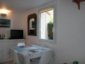 Maison de Vacances à La Tranche-sur-Mer avec Piscine, à 350m de la Plage, 4 Couchages - FR-1-22-170