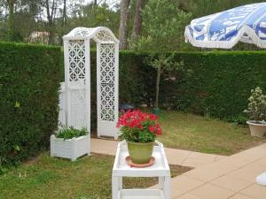 Maison de Vacances à La Tranche-sur-Mer avec Piscine, à 350m de la Plage, 4 Couchages - FR-1-22-170
