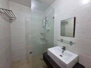 Cozy studio 5 min walk from Ayala, Cebu Business Park