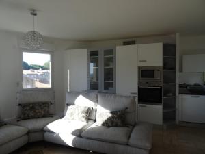 Appartement spacieux à Hyères avec piscine, climatisation et Wi-Fi - FR-1-335-156