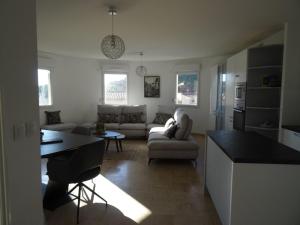Appartement spacieux à Hyères avec piscine, climatisation et Wi-Fi - FR-1-335-156