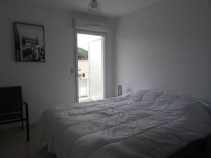 Appartement spacieux à Hyères avec piscine, climatisation et Wi-Fi - FR-1-335-156