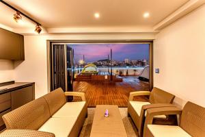 The Jade Hotel