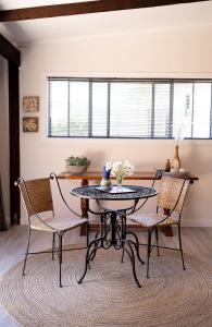 Tranquil, spacious and private garden retreat