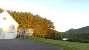 Lakeside Snowmobile - Ski Villa, 4BR 2BA, sleeps 10 - Linneus