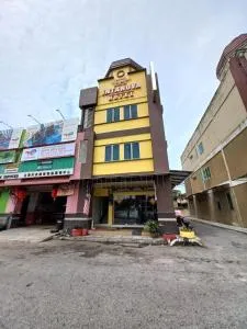 Intanova Hotel - Kampung Degong