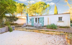 Maisons de vacances Nice home in St, Andr dOlrargues with Outdoor swimming pool, 2 Bedrooms and WiFi : photos des chambres