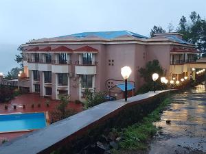 The Dhanhills - a valley view hotel in panchgani