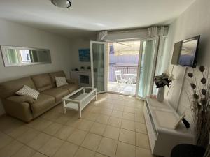 1 Bed apt center Cannes conference center - 2005