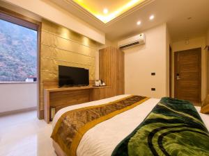 Jannat Hotel