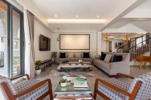 StayVistas Le Arc - Artistic Rooms with Private Plunge Pool and Scenic Views