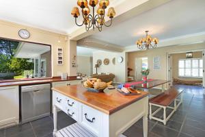 Craiglea Newlands - Villa with Pool & Tennis Court