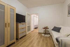 FLEXIHOME SK - Zborovska - garage Parking with electricity - 2 bedrooms