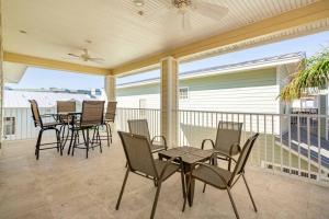 Luxury Beach House - steps to the beach