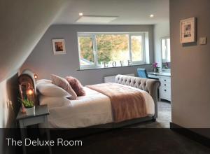 House On The Hill - Bed and breakfasts, Richmond