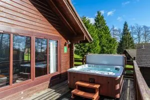 Lady Galloway 28 with Hot Tub - Palnure