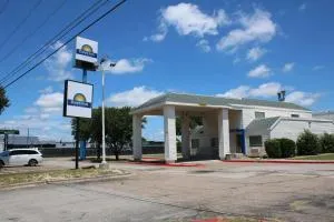 Days Inn by Wyndham Waco University Area - Waco