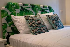 Charming 1 bdr apt w pool 5min Popi beach