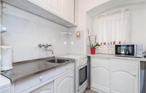 Amazing Apartment In Kastav With 2 Bedrooms And Wifi