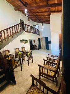 Lak Villa