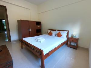 Spacious 3BR Oasis with Wi-Fi short Drive to Panjim & Casinos C1-101