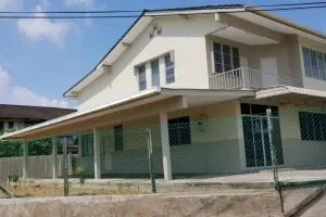 J & I Homestay - Sungai Merah