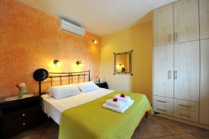 Villa Casa Bianca Orange Apartment