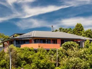 Aorere House - Collingwood Holiday Home - Pakawau