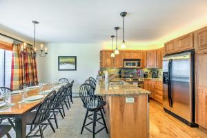 Inviting Ski-inandSki-out Condo at Jay Peak Resort!
