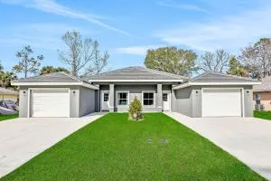 The SeaBreeze Villas A & B - Bunnell