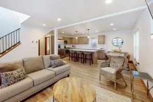 The Bear's Den - Dover