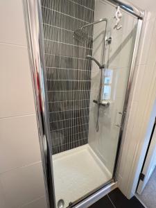 24 Castle Hume Court Holiday House